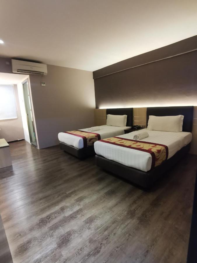 Palace Inn Miri Exterior photo