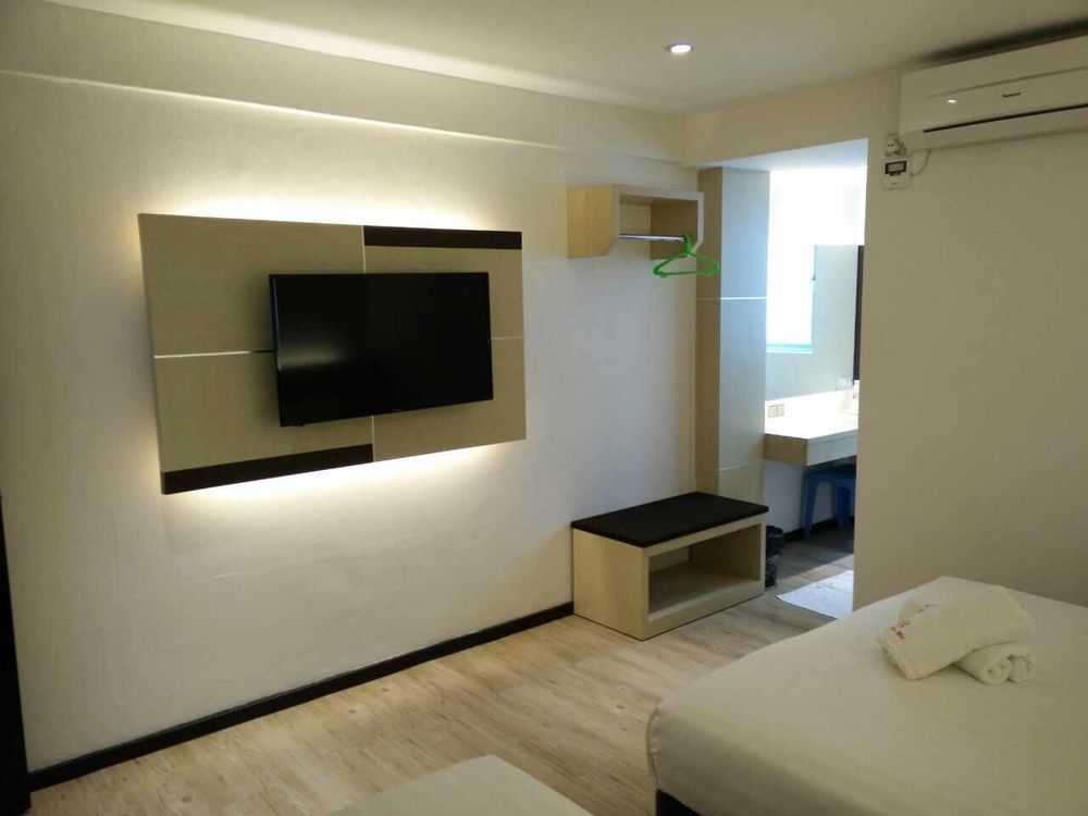 Palace Inn Miri Exterior photo