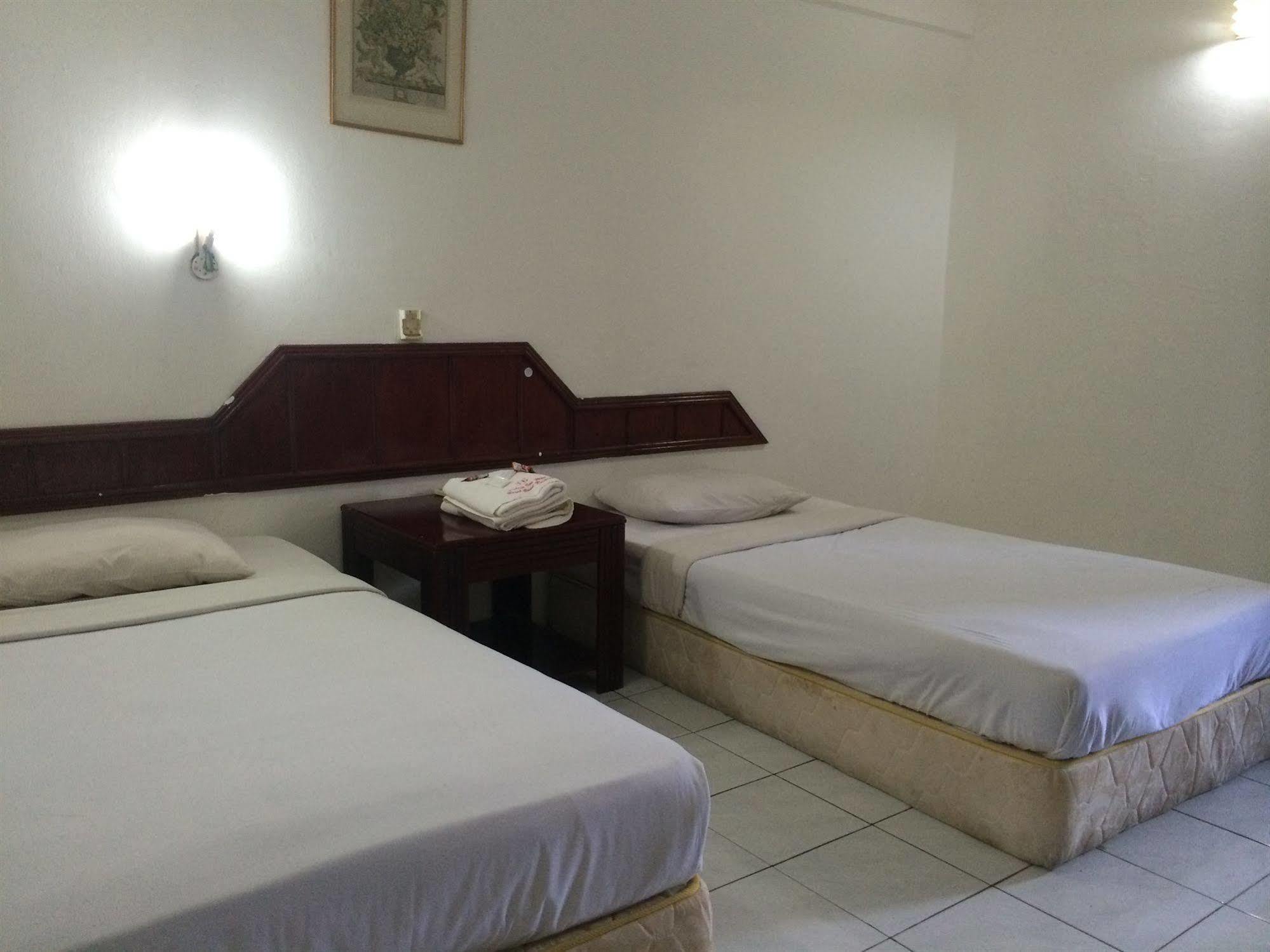 Palace Inn Miri Exterior photo
