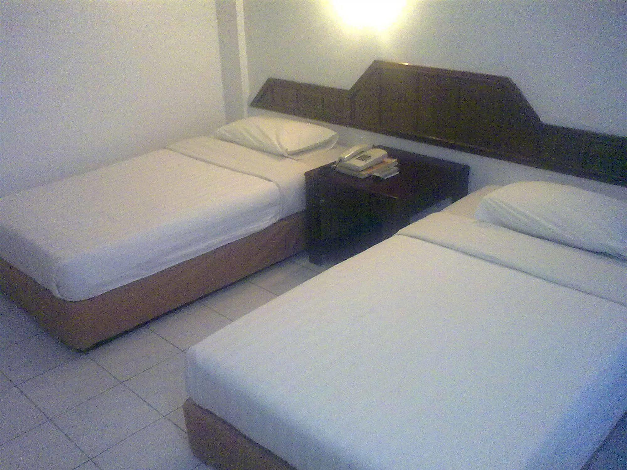 Palace Inn Miri Exterior photo